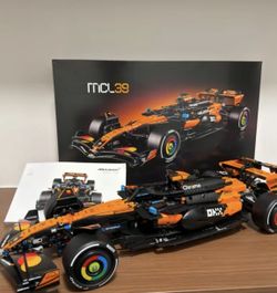 New 1:8 McLaren Block Moc F1
