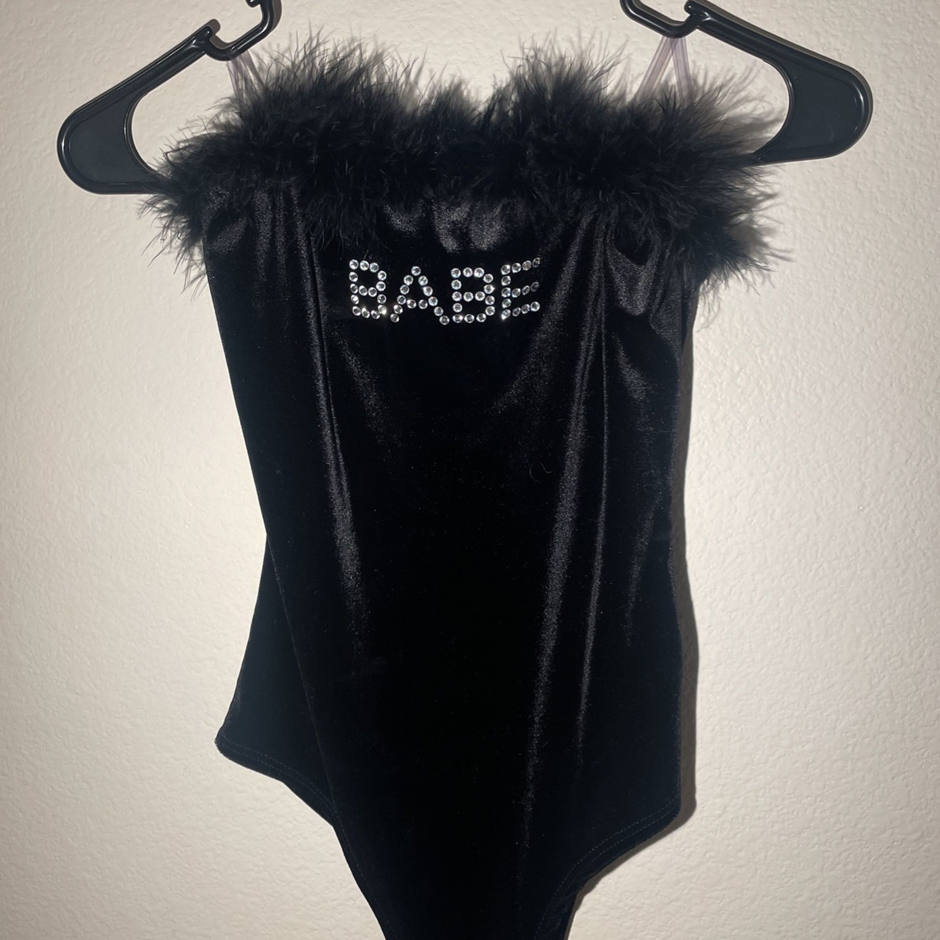 Y2K Velvet Black Bodysuit With Faux Fur Trim 