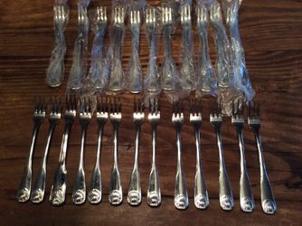 CAMBRIDGE “SHELL” SEAFOOD COCKTAIL FORK, NEW, 6”. THERE ARE 24 AVAILABLE. $4 EACH.