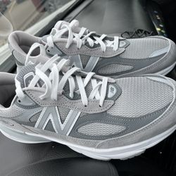New balance men’s size 10