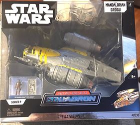 Disney Star Wars MANDALORIAN and GROGU Micro Galaxy Squadron The Razor Crest