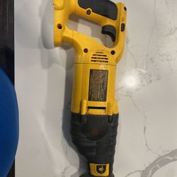 Dewalt Saw 