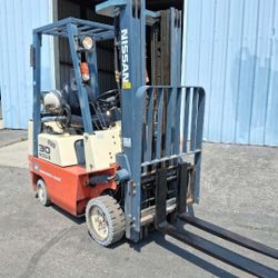 1998 Nissan Forklift 