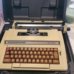 Vintage Smith-Corona Electric Typewriter (Correction Electric II) – Works Great!