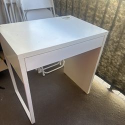 FREE White IKEA Desk 