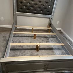 Queen Glamours Bed Good Condition 