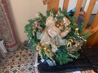 Handmade Gold Plug in Wreath