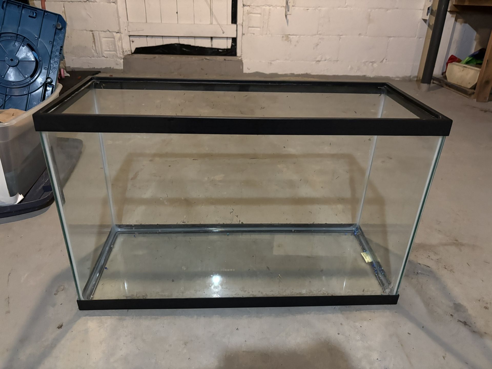 29 Gal Fish Tank With Filters & Other Accessories