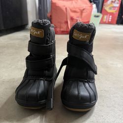 Cat and Jack snow boots size 10