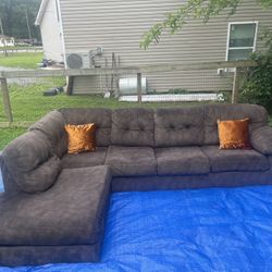 Sectional couch 