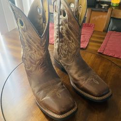 Laredo Boots Size 11 1/2 80$