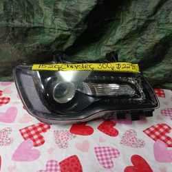 2015-20 Chrysler 300 Right Headlight 