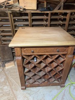 Wine cabinet