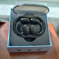 Black Over The Ear Headphones 