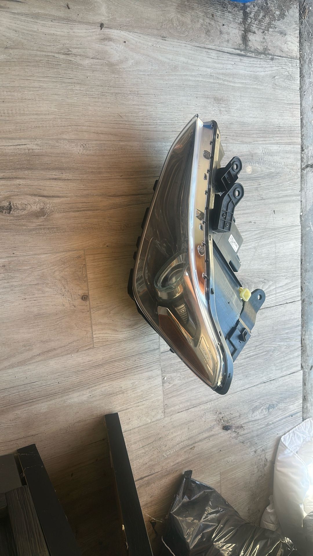 2019/2020/2021 Genessis G70 Letf Headlight