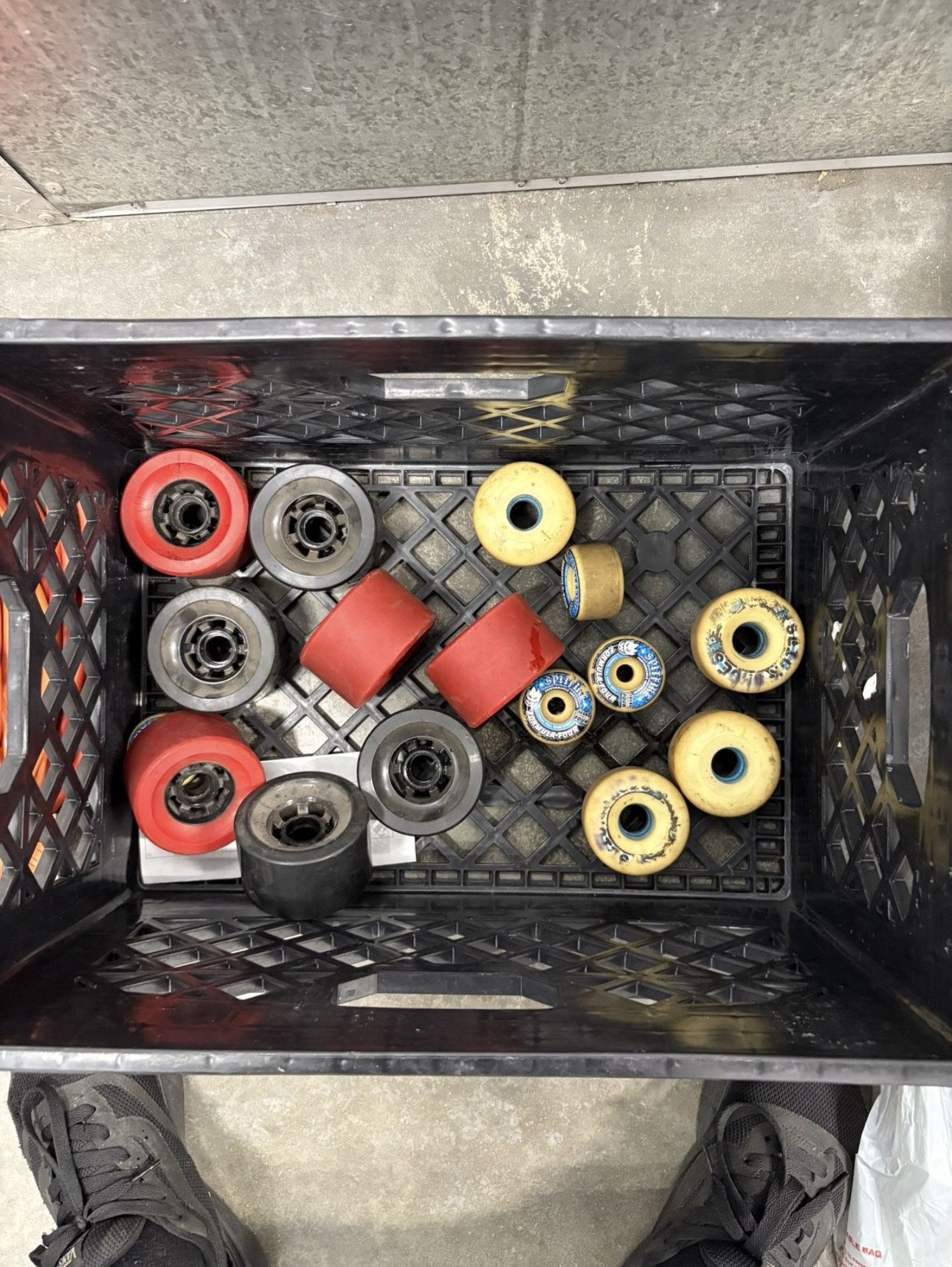 Lonngboard And Skateboard Wheel Lot
