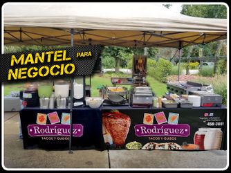 Business Tablecloth // Mantel Para Negocio