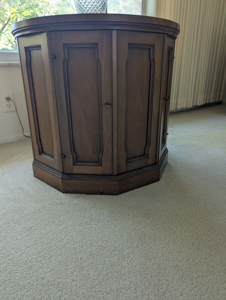 Vintage Thomasville Octagon Shape Table With Shelves Wood (OBO
