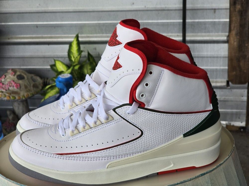 Nike AIR JORDAN CHICAGO VARSITY 2's (2022) Size 12 Retro Open Box No Box New
