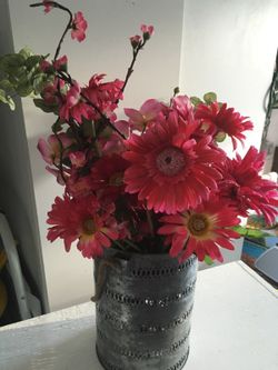 16 artificial flower stems plus free bonus pink daisy clip on flowers