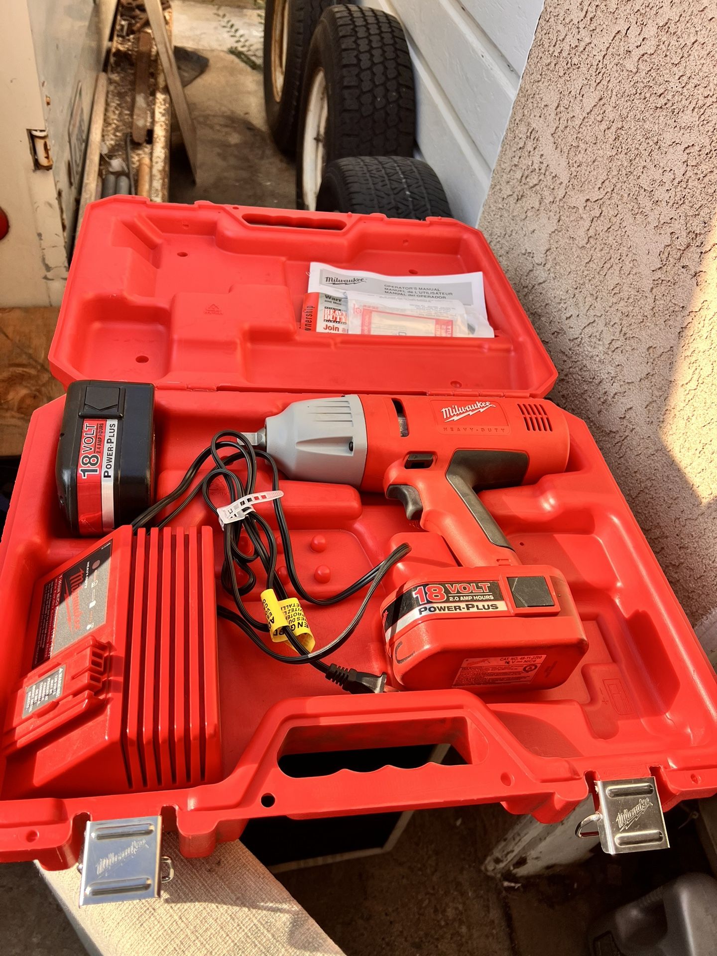 Milwaukee 1/2” Impact Wrench W/ 18 V Battery Charger
