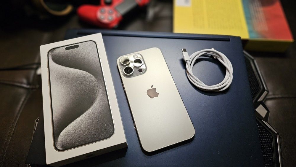 iPhone 15 Pro Max - 512GB White Titanium