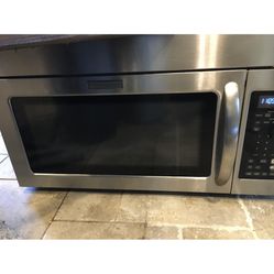 GE Microwave is for Sale 