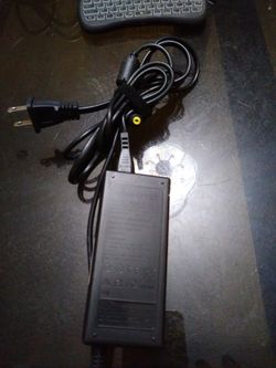 19 volt Laptop charger