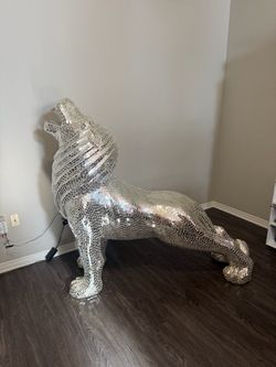 Life-Size Mirrored Lion Sculpture – Statement Art / Home Decor