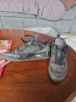 Boys size 7 jordans