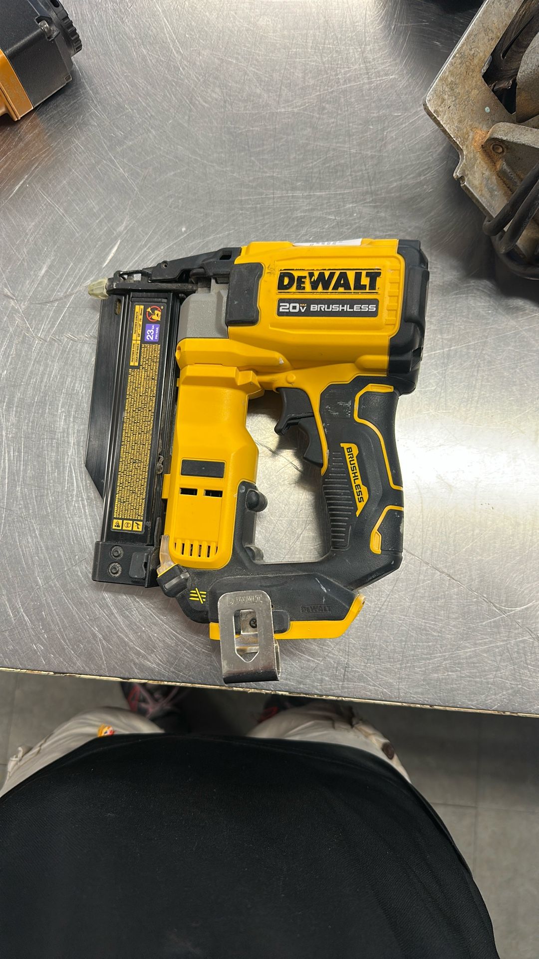 Dewalt Battery Nailer 23GA PIN NAIL