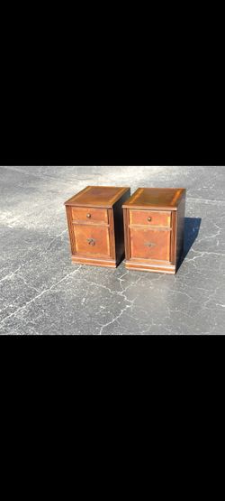✨ POWER SALE! ADORABLE & VERSATILE SOLID WOOD PAIR! ✨