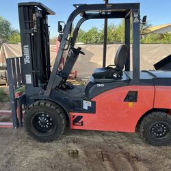 8k Forklift