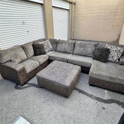 4 Piece Sectional Couch 