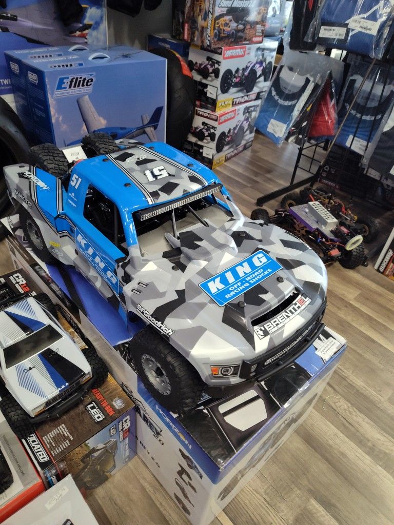 Losi Super Baja Ray 2.0 Brushless Electric RC Truck Brand New