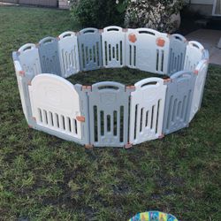 16 Panel Playpen