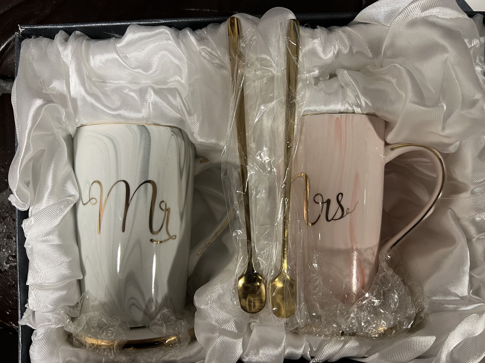 MR AND MRS TEA CUP SET