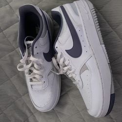 Women’s Nike Shoes Size 11.5 