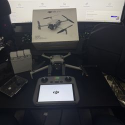 DJI Mini 4 Pro Fly More Combo