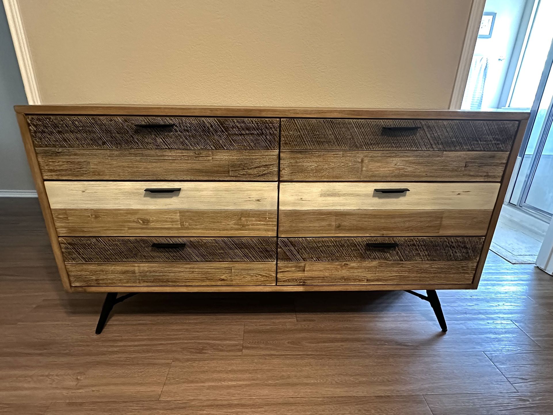 Farmhouse 6-drawer Dresser