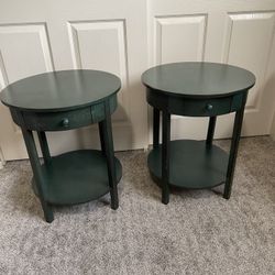 Set Of Two End Tables / Night Stands