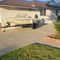 Glastron 14 Ft Boat