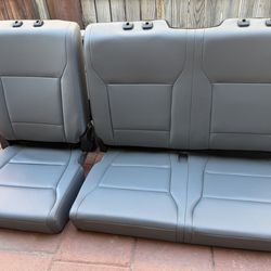 Never used   2017-2022 FORD F150 F250 F350 Super Duty REAR 60/40 Seat Gray Vinyl  Color Gray