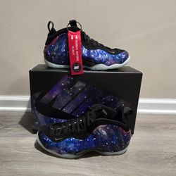 Nike Air Foamposite One
Galaxy 