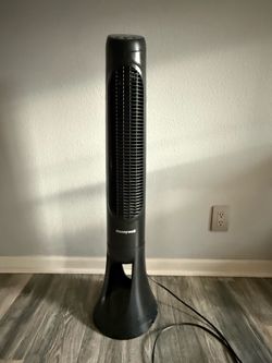 Honeywell QuietSet 8-Speed Oscillating Tower Fan Black