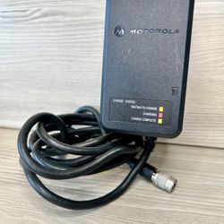 Genuine Motorola Adapter OEM-020 NNTN6938 Power Supply 8.4V 450mA Charger