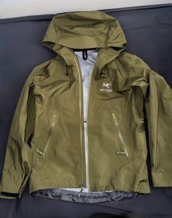 Arc'teryx Beta LT Hooded Jacket in olive green