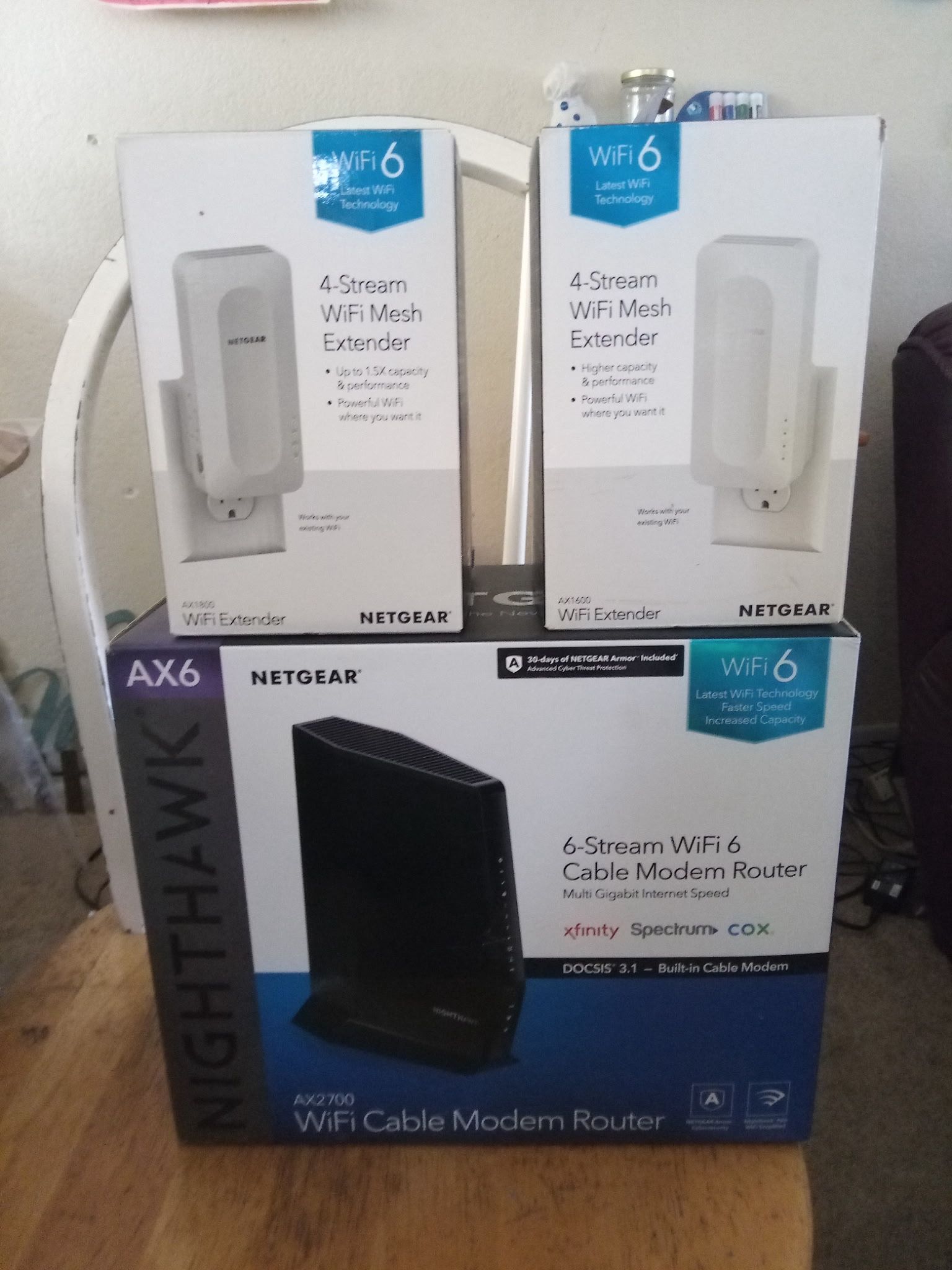 Netgear Nighthawk Router & Wifi extenders . 280$