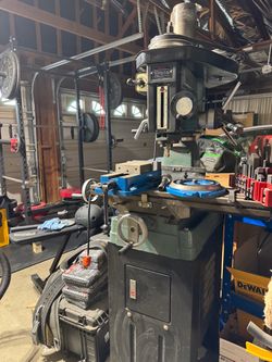 Manual Milling Machine