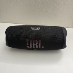 JBL Charge 5